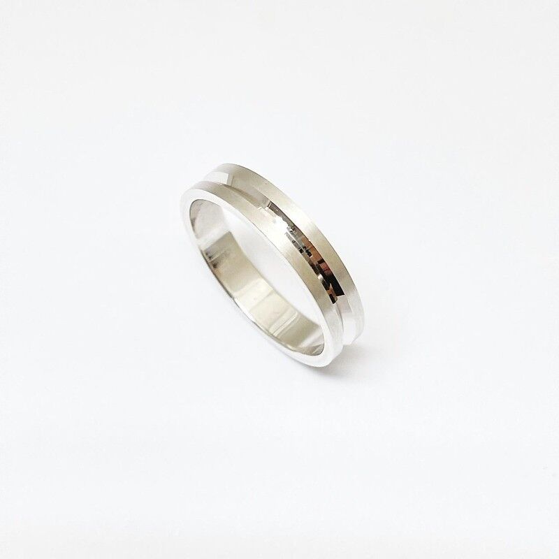 Classic Wedding Band (Center Line) - Image 2